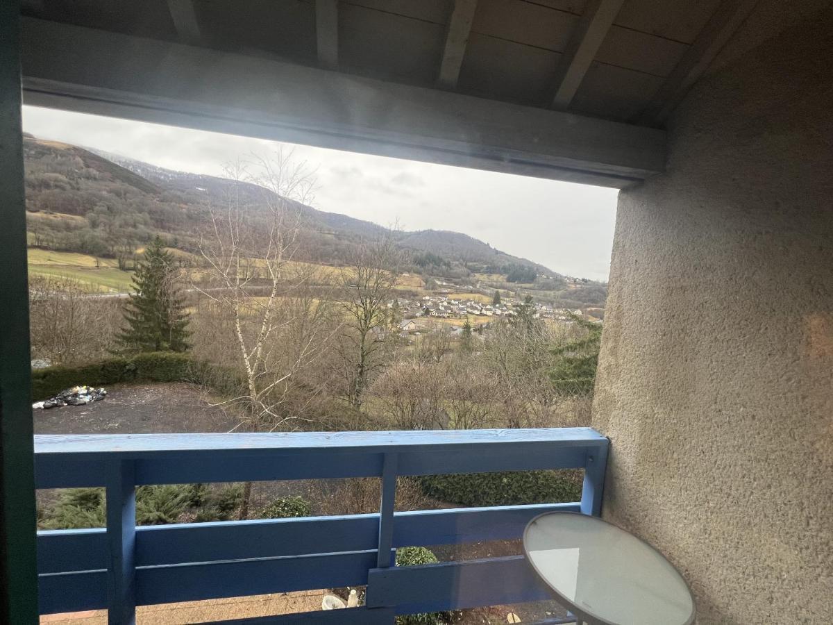 Le Castel Du Cantal Groupe Village Fani Thiézac Exterior foto